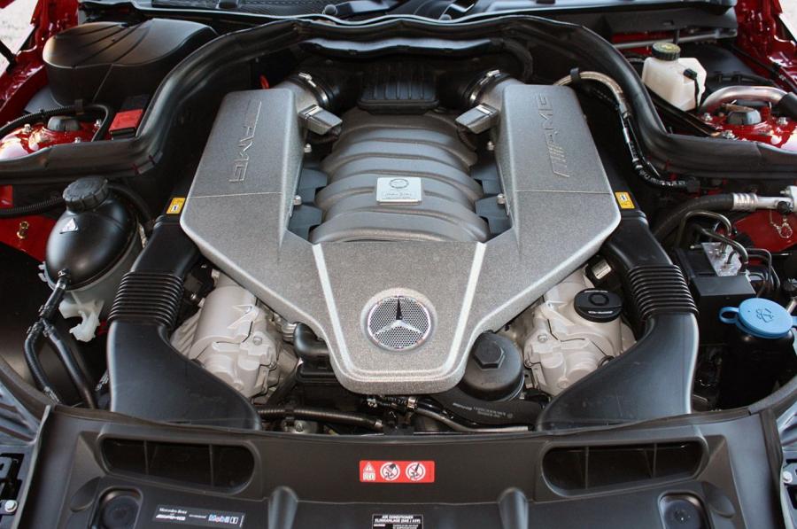  Mercedes-Benz C63 AMG Performance Pack 2011 года  (фото 26 из 39)